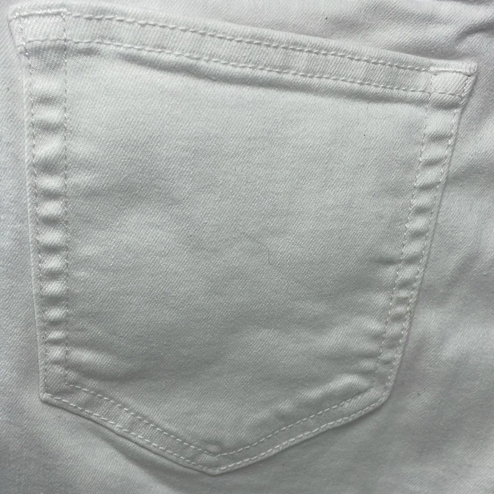 Hidden White Frayed Hem Women Shorts Size Small Excellent Condition